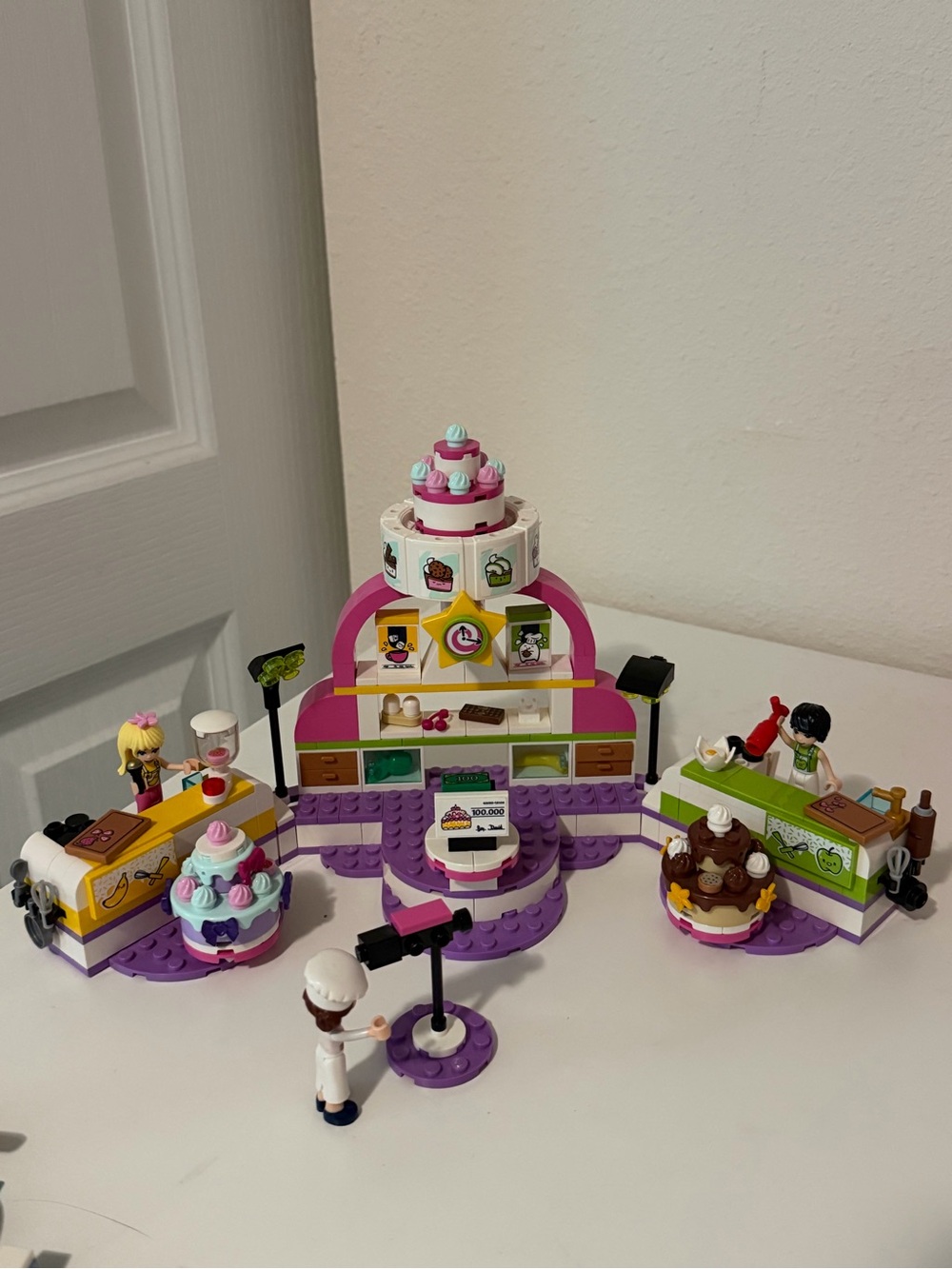 Lego Friends Pink baking competition Lego set